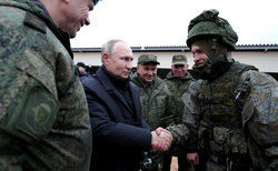 Сегодня самое главное — это экипировка, подготовка, слаживание военных в зоне СВО, заявил Путин