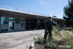 Российские инженеры-саперы начали разминирование аэропорта Мариуполя. Мариуполь