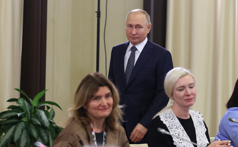 Президент РФ Владимир Путин впервые с начала СВО встретился с мамами военных