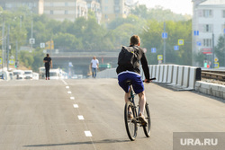 Алексей Текслер и Наталья Котова осматривают новый Ленинградский мост. Челябинск 