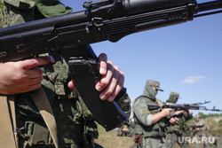 Тренировка добровольцев перед отправкой в Украину. Свердловская область