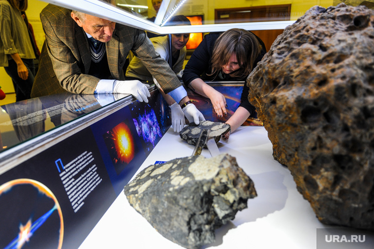 Метеорит, возвращение недостающего фрагмента в Челябинский краеведческий музей. Челябинск