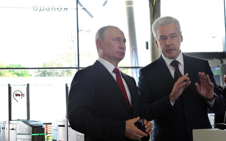 Президент РФ Владимир Путин (слева) показал важность БКЛ не только для Москвы, но и для России в целом