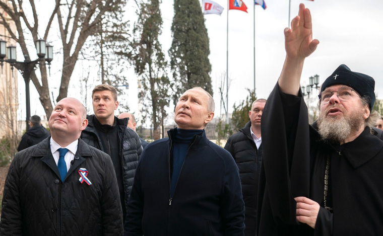 Президент РФ Владимир Путин в день воссоединения Севастополя и Крыма с Россией приехал в Херсонес
