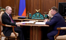 Для Виктора Хмарина это первая встреча с президентом РФ Владимиром Путиным после назначения на должность главы «РусГидро»
