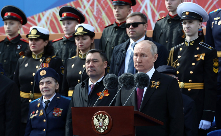 Президент РФ Владимир Путин показал, что народ России вновь сплотился перед угрозой нацизма