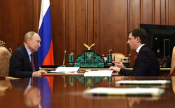 Президент РФ Владимир Путин (слева) поддержал выдвижение губернатора Орловской области Андрея Клычкова (справа) на второй срок