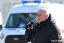 Передача машин скорой помощи от Фонда святой Екатерины екатеринбургским медикам. Екатеринбург