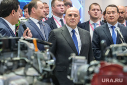 Михаил Мишустин во время своего посещения выставки Иннопром. Москва