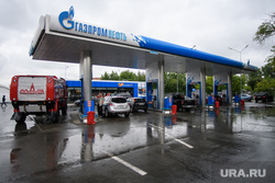 Участники ралли "Шелковый путь" на АЗС Газпромнефти. Екатеринбург