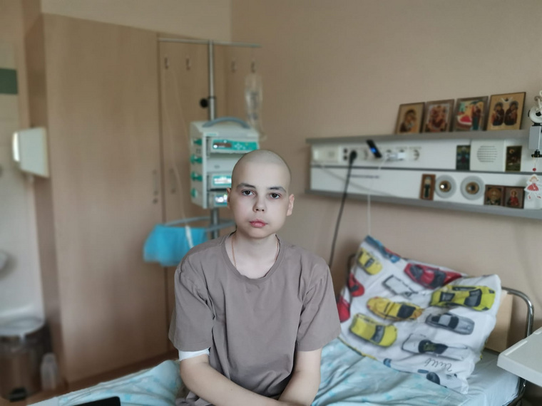 У 15-летнего Валерия Бурцева есть только один шанс на жизнь — CAR-T терапия