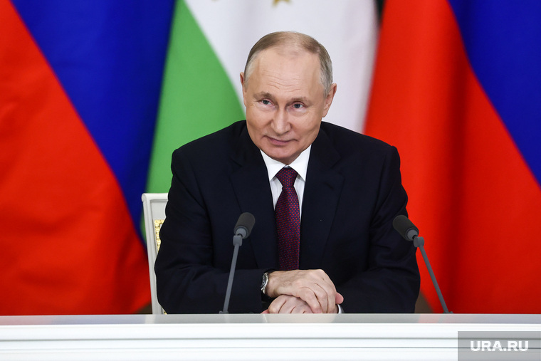 Владимир Путин и Эмомали Рахмон на встрече в Кремле. Москва, путин владимир