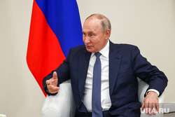 Владимир Путин на переговорах с президентом Абхазии. Сочи