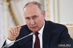 Президент России Владимир Путин на итоговой пресс-конференции саммита "Россия-Африка". Санкт-Петербург