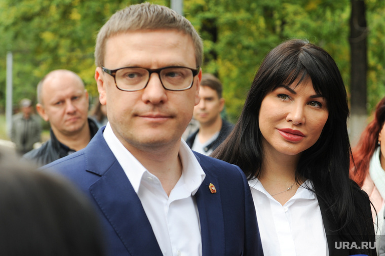 Алексей Текслер на участке для голосования на Едином дне голосования 2019. Челябинск, текслер алексей, текслер ирина