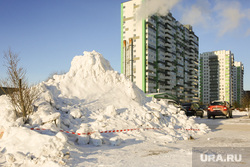 Снег во дворах. Тюмень