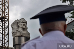 Возложение цветов к памятнику Дзержинского. Курган