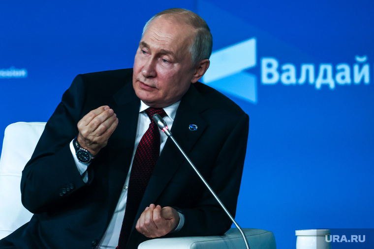 Владимир Путин на пленарной сессии Валдайского дискуссионного клуба. Сочи, путин владимир