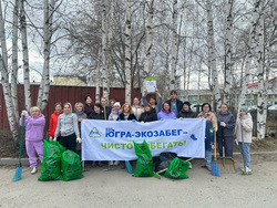 Жители Югры приобрели полезную привычку — брать на пробежку пакет для мусора