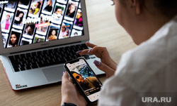 Мобильные приложения Tinder и TikTok. Екатеринбург