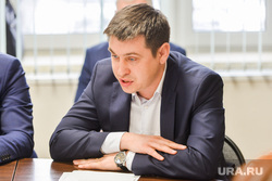 Утверждение депутатами собрания Калининского района Владимира Шамне на пост и.о. главы. Челябинск