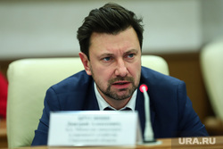 Заседание комитета по развитию инфраструктуры и жилищной политики в Законодательном собрании. Екатеринбург