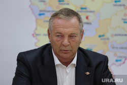Кандидат в губернаторы Пермского края Александр Репин на пресс-конференции. Пермь