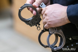 Мера пресечения обвиняемым в похищении, понуждении к действиям сексуального характера и хулиганстве. Свердловская область, Каменск-Уральский 