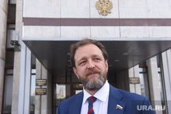 Регистрация представителей четырех партий — КПРФ, ЛДПР, «Справедливая Россия» и «Новые люди» — в качестве кандидатов на выборы губернатора области. Екатеринбург 