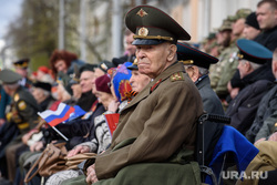 Военный парад в честь Дня Победы на площади 1905 года. Екатеринбург 