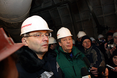 Мишарин и Чернецкий спустились на 40 метров под землю, а потом пообещали екатеринбуржцам скорое светлое будущее