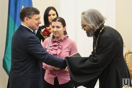 Торжественное мероприятие, посвященное всероссийскому Дню матери с вручением медалей «Материнская слава». Тюмень