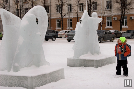 Ледовые скульптуры. Курган, ледовая скульптура