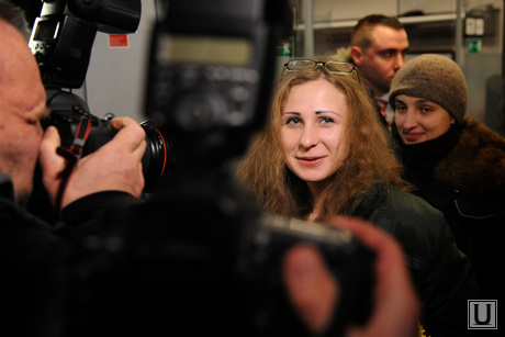 Прибытие освобожденной участницы Pussy Riot Марии Алехиной в Москву, алехина мария, pussy riot, пусси райот