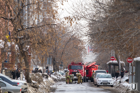 Пожар напротив косульств США и Украины. Екатеринбург 