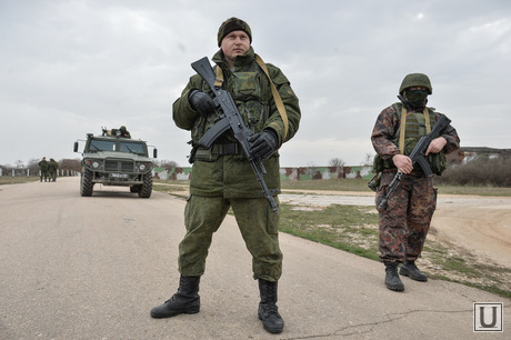 Безоружные украинские военные встретились с Российскими. Переговоры.Севастополь. Аэропорт Бельбек, армия, военные, солдаты