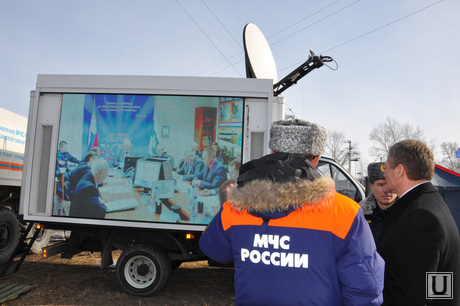 Кокорин в мобильном городке МЧС. 12.03.2014, передвижной пункт мчс курган