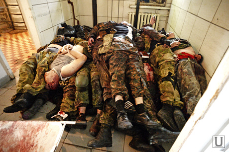 Морг Донецка. Погибшие ополченцы в аэропорту. Украина, война, кровь, труп, смерть, жертвы, морг