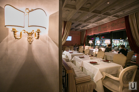 Ресторан Castorka, ресторан, гостинный зал, столики, сервировка