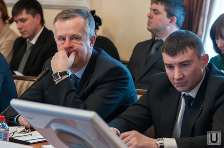 Евгений Куйвашев в Нижнем Тагиле смотрит 