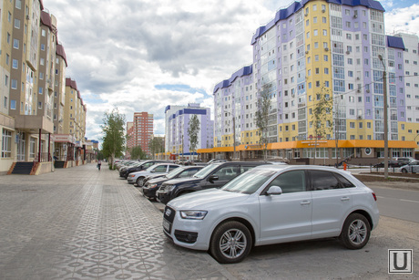 Закрытая парковка НСД. Нижневартовск., парковка, машины, улица