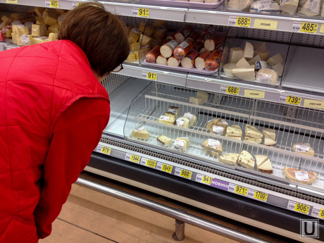 Ашан. Магазин. Продукты. Челябинск., прилавок, продуктовые полки, сыр