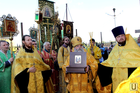 Крестный ход в честь праздника обретения Мощей Петра и Февронии Курган, архиепископ константин, мощи петра и февронии