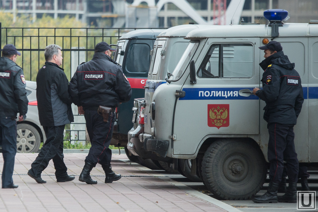 Охранник без лицензии. Охрана вахта москва. Работа в полицию без опыта работы. Кабинет следователя милиции. Подработка без опыта работы.