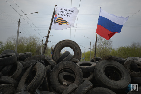 Украина. Славянск, баррикады, флаг россии, народное ополчение донбаса