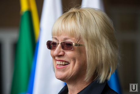 Праздничная линейка в Гимназии №5. Екатеринбург, умникова евгения
