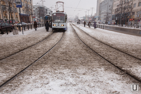 Грязный снег. ЕКатеринбург, грязь, екатеринбург, плохая погода, снег