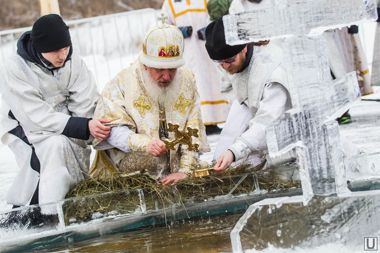 Освещение купели на крещение. Крещенская купель в монастыре. Купели тюмень 2022 крещенские. Крещенские купания. Крещение тюмень.
