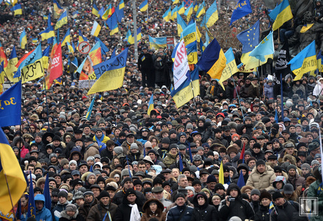 Евромайдан. Киев. Украина, толпа, майдан, флаги украины