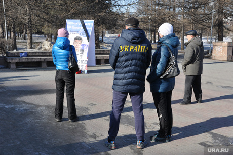 Пикет в память Немцова, Алексея Табалова. Челябинск